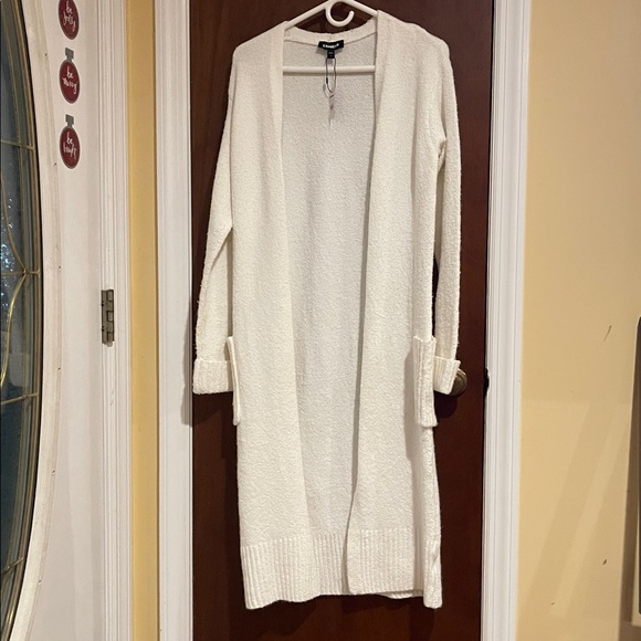 Express Women's Cream Cardigan - Picture 4 of 4